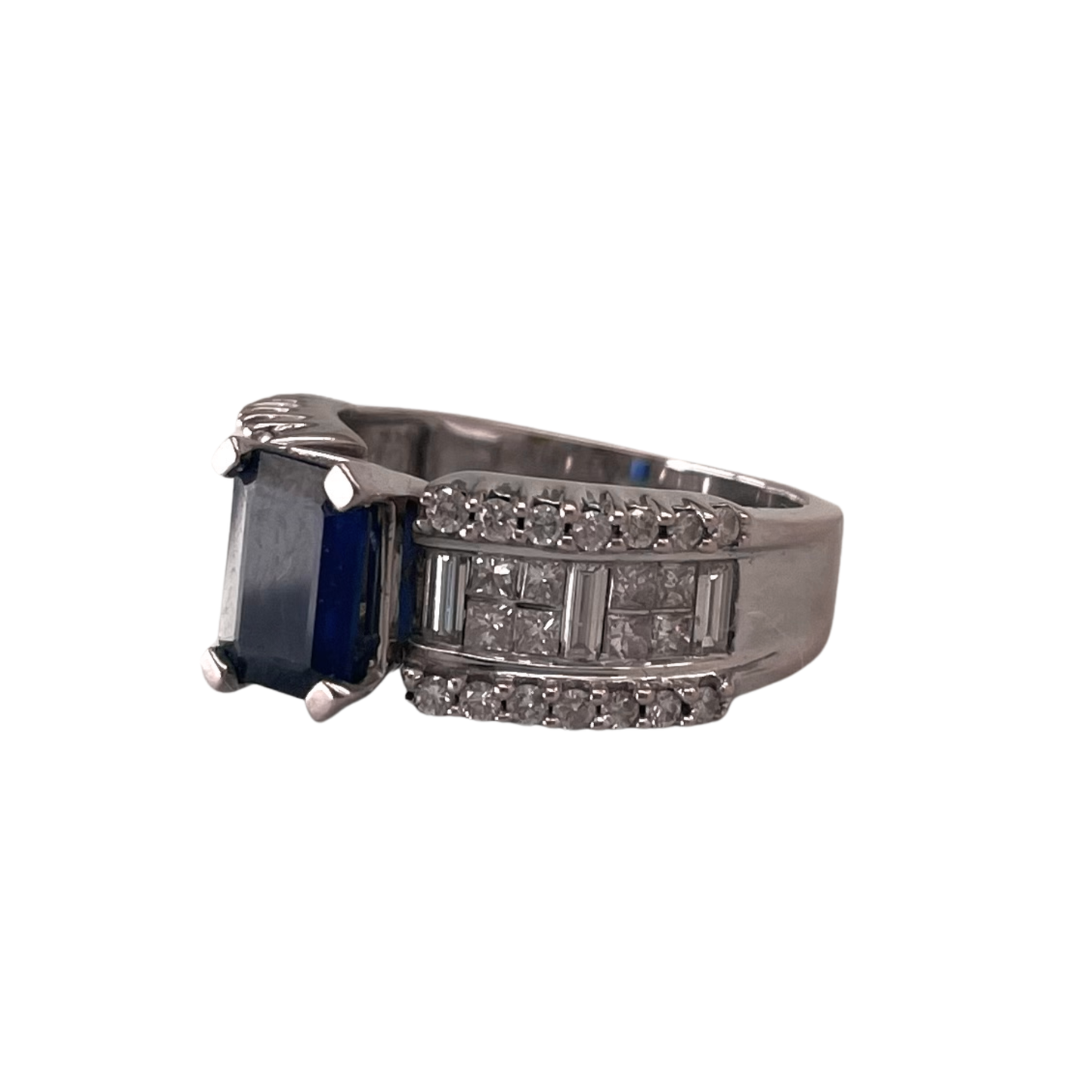 CONS L.H. Natural Sapphire (1.75ct) & Diamond (1.92ctw) 14kt Ring