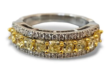 Natural Diamond (1.73ctw) Straight Line Cushion 14kt Ring with Halo
