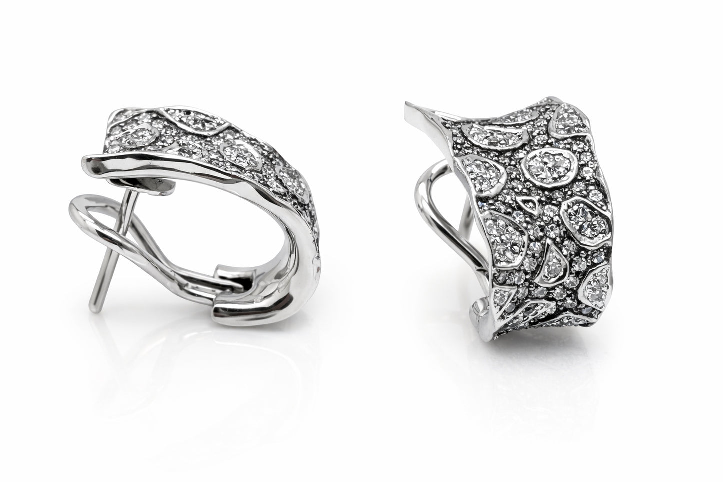 Cons 18K White Gold Natural Diamond Earrings