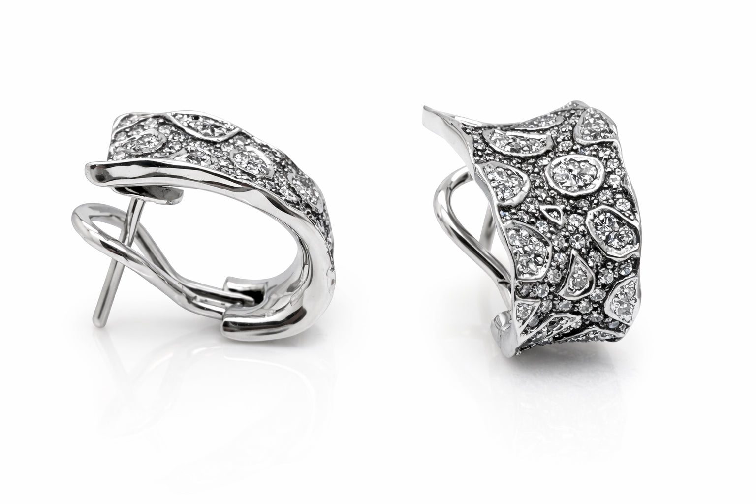 Cons 18K White Gold Natural Diamond Earrings