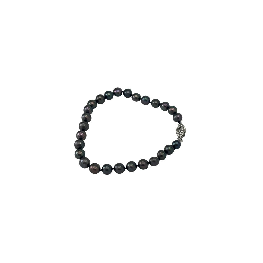 Black Pearl bracelet with a silver clasp on a white background