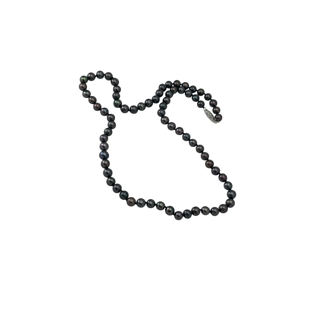 Black Pearl bracelet with a silver clasp on a white background