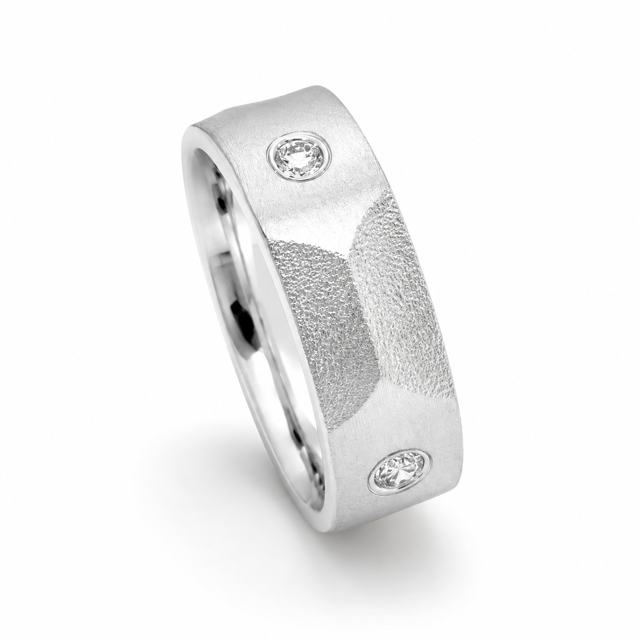 Modern Electrum Jiangyin Ring with 0.16ctw Canadian Fluorescent Diamonds